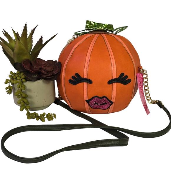 New Betsey Johnson KITSCH Oh My Gourd PUMPKIN Crossbody Bling Purse Halloween - Picture 1 of 7